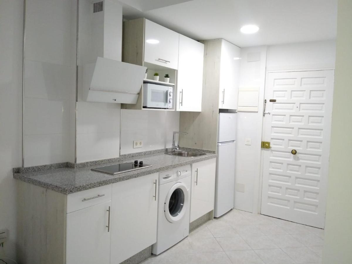 Benalsuite Estudio, Piscina Y Playa En Benalbeach, Benalmadena Bagian luar foto